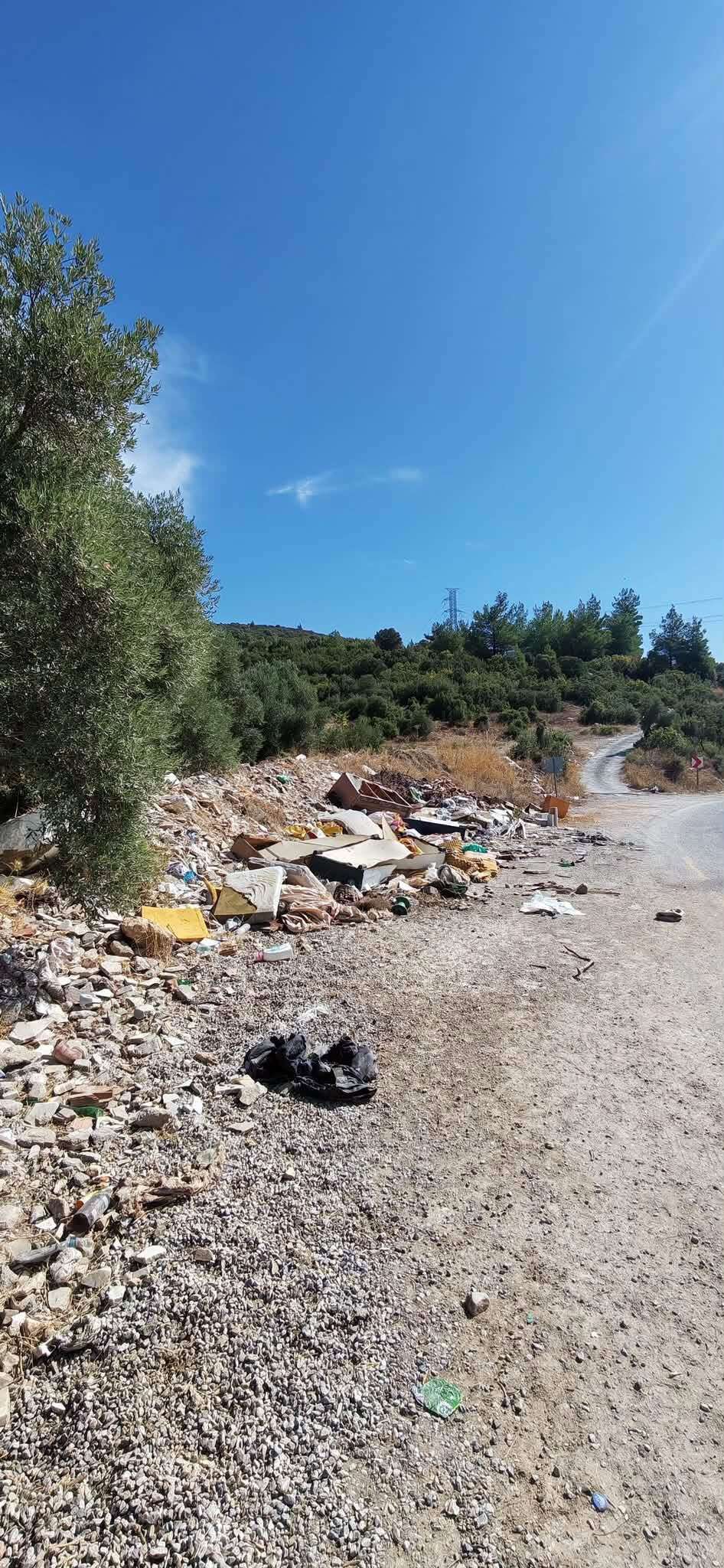 Yatağan Dipsiz Yolunda Çöp Ve Moloz Tepkisi 2